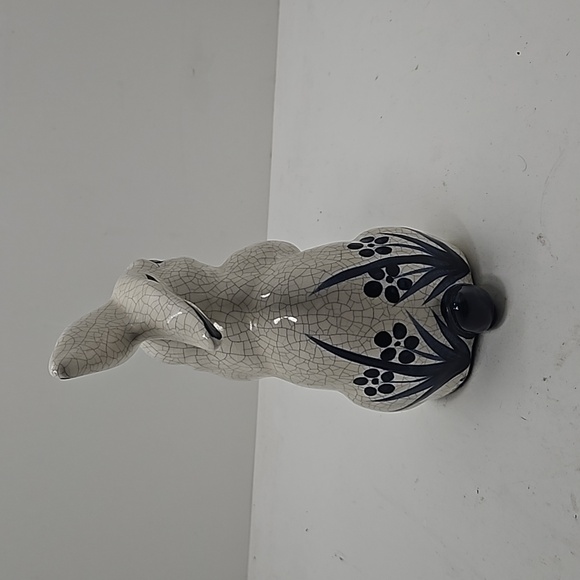 Dedham Pottery / Potting Shed 7 1/2 in. Bunny - Picture 4 of 5